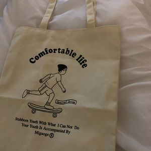 Comfortable life graphic tote bag